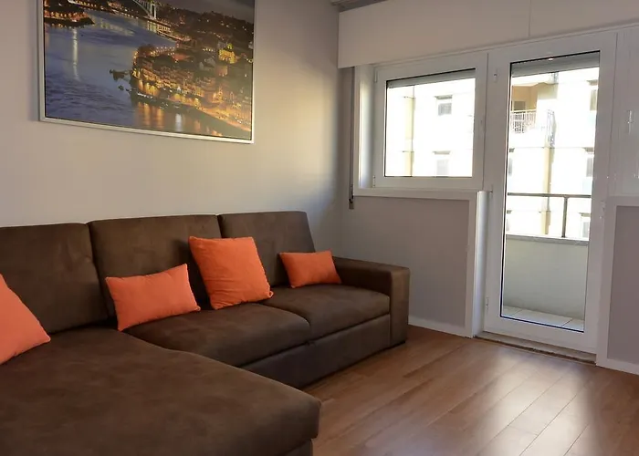Julio Dinis Flat, By Flat In Porto