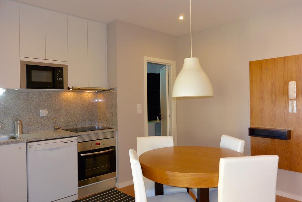 Julio Dinis Flat, By Flat In Porto